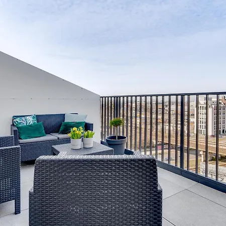 Magnolia, Free Parking, Taras, Breslavia